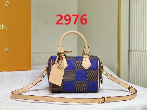 M40611，Leather bag ,5A , size 18x12x10cm ,no box,  B75-2976