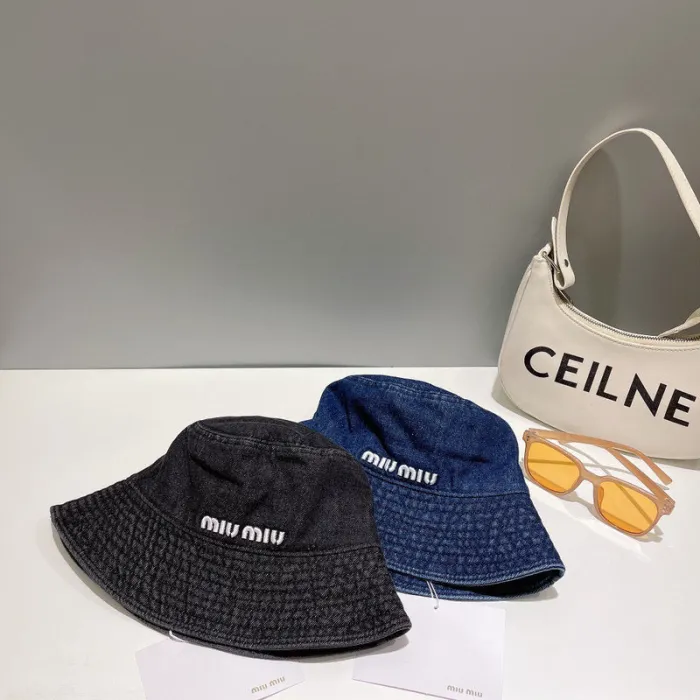men women hat ,no box. HX25-471-472