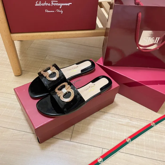 Flat leather sandals slippers , size 35-42 ,with box, SS50-1011-1019