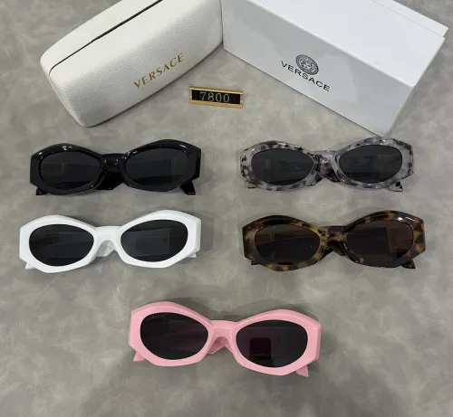 Blue light blocking sunglasses with the box and case ,G25-909-913