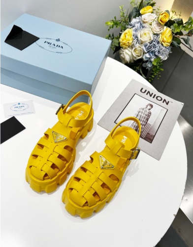 Flat sandals slippers , size 35-40 ,with box, SS70-1294