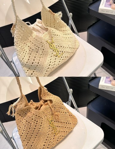 Woven beach  bag ,3A , size 36x35cm ,no box,  B68-6105-6106