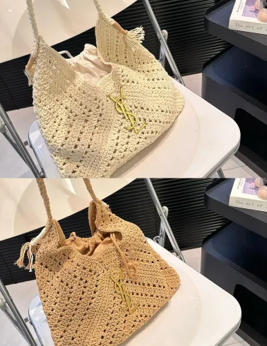Woven beach  bag ,3A , size 36x35cm ,no box,  B68-6105-6106