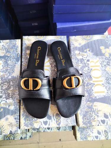 Flat leather sandals slippers , size 34-42 ,with box, SS50-945-952