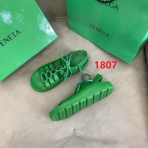 Flat leather sandals slippers , size 35-39, SS60-1807-1811