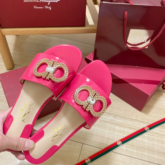 Flat leather sandals slippers , size 35-42 ,with box, SS50-1011-1019