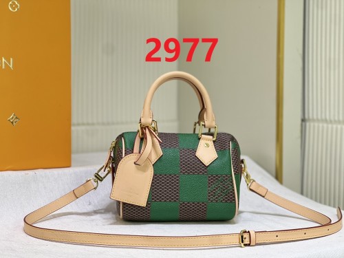 M40611，Leather bag ,5A , size 18x12x10cm ,no box,  B75-2977