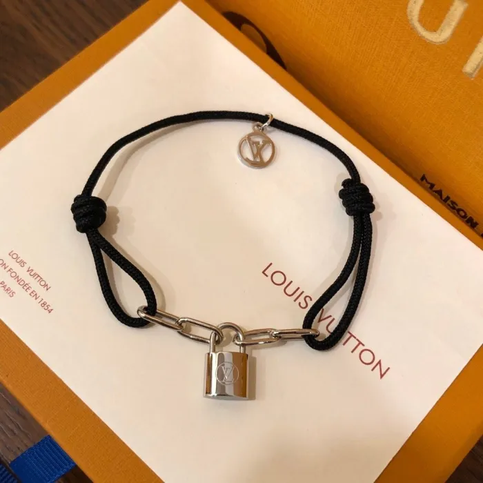 bracelet jewelry ,with box,  J25