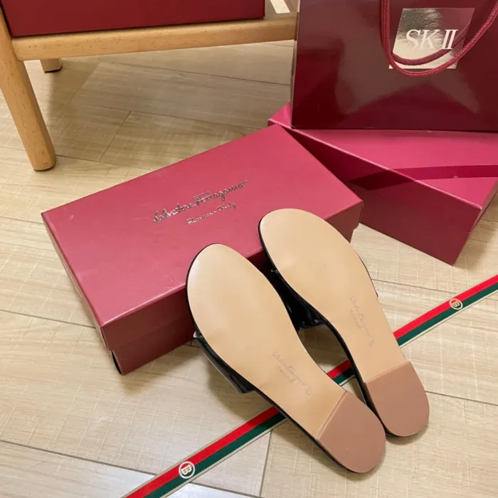 Flat leather sandals slippers , size 35-42 ,with box, SS50-1011-1019