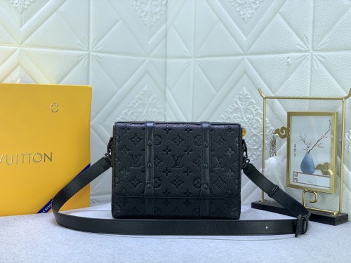 Leather bag ,5A ,size 24x18x5.5cm,no box,  B110-284