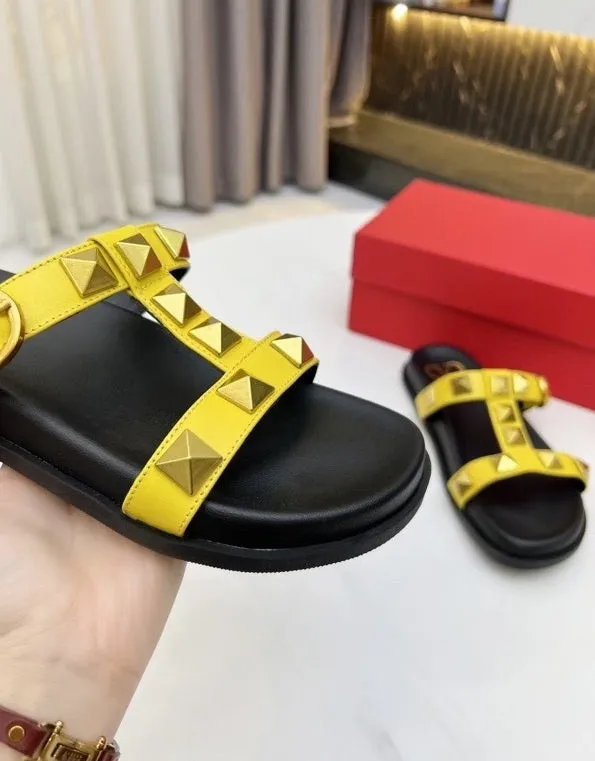 Flat leather sandals slippers , size 35-40 ,with box, SS70-1226-1231