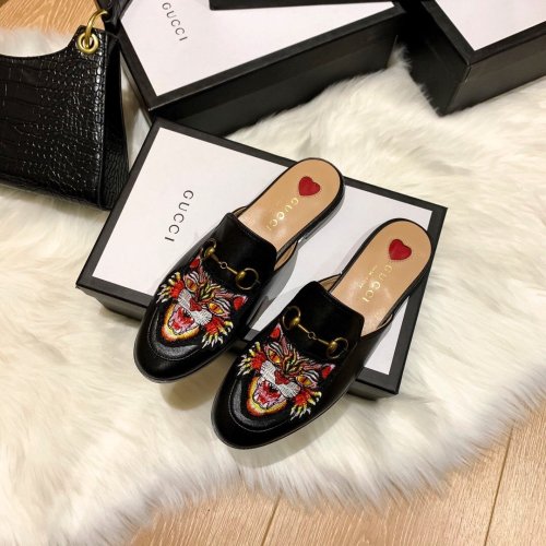 flat sandals slippers shoes  size 35-44, with box, SS60-771