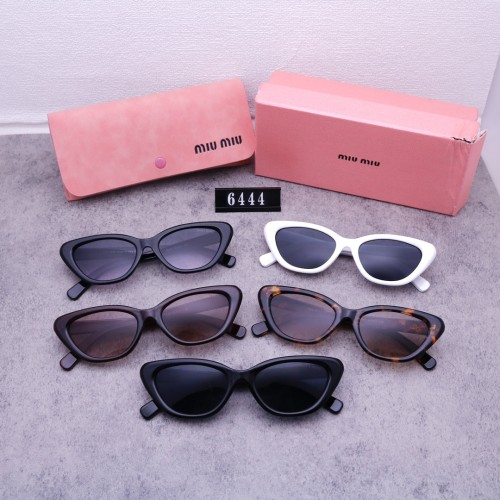 Blue light blocking sunglasses with the box and case ,G25-184-188