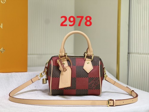 M40611，Leather bag ,5A , size 18x12x10cm ,no box,  B75-2978