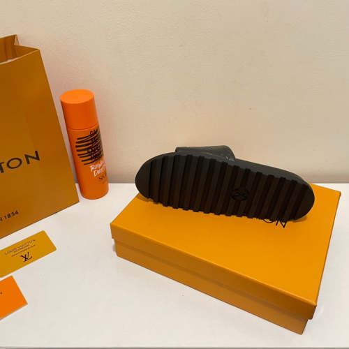 Flat leather sandals slippers , size 35-40 ,with box, SS50-940-942