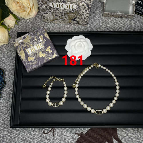Necklace and Bracelet bangle jewelry , with box,  J30-181