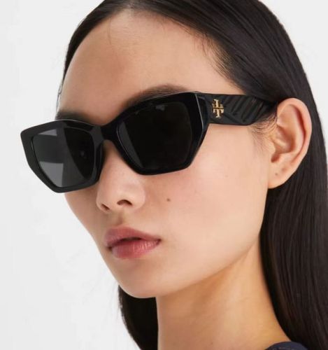 Blue light blocking sunglasses with the box and case ,G25-979-984