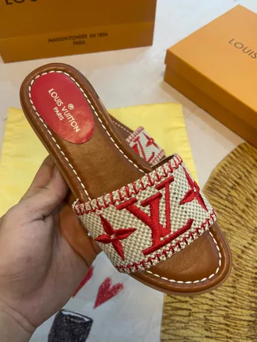 Flat leather sandals slippers , size 35-41 ,with box, SS50-921