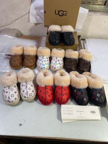 Women flat fur shoes, wih box, size 35-44, SS50-1404-1410