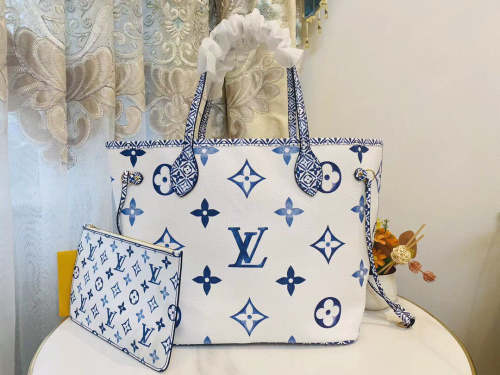 Neverfull Leather  bag ,5A , size 32x29x17cm ,no box,  B110-153