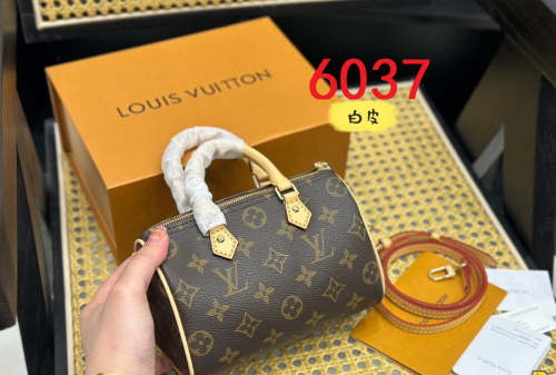 AAAA quality ,split leather bag purse , size: 18cm, B68-6037-6038