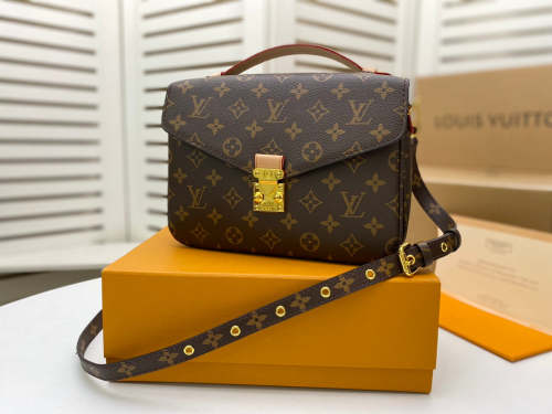 Metis Leather  bag ,5A , size 25x19x9cm ,no box,  B110-117