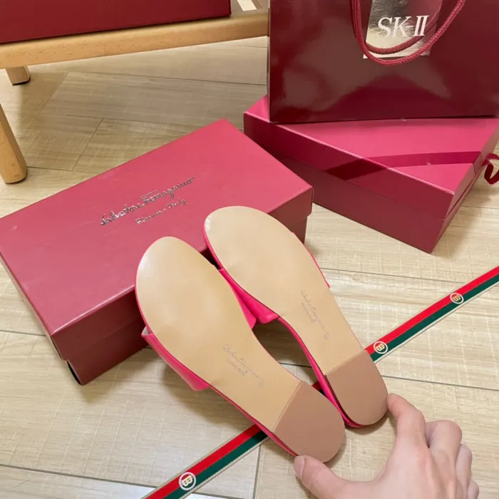 Flat leather sandals slippers , size 35-42 ,with box, SS50-1011-1019