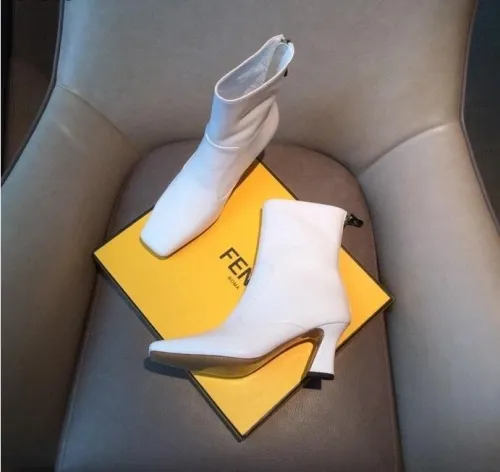 women boot shoes, size 35-40, with box, SS110-123