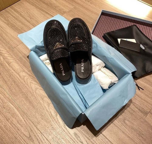 Top Quality Women flat rhinestones shoes, size 35-42, with box , SS110-166