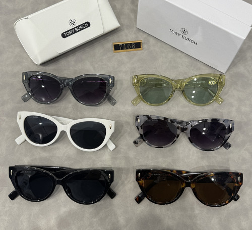 Blue light blocking sunglasses with the box and case ,G25-967-972