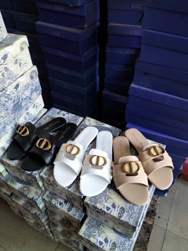 Flat leather sandals slippers , size 34-42 ,with box, SS50-945-952