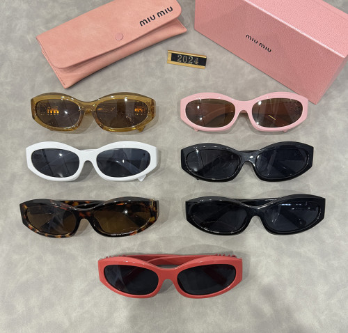 Blue light blocking sunglasses with the box and case ,G25-995-1001