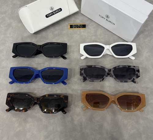Blue light blocking sunglasses with the box and case ,G25-973-978