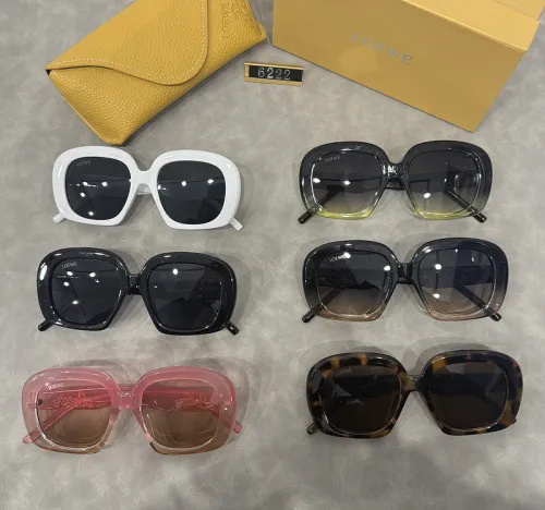 Blue light blocking sunglasses with the box and case ,G25-935-940