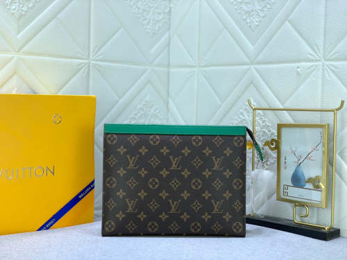 Leather bag ,5A , size 27x21x6cm ,no box,  B68-6076