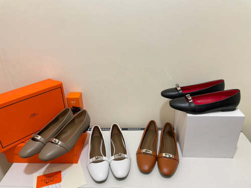 Women flat shoes ,size 35-40 ,with box, SS60-1570-1573