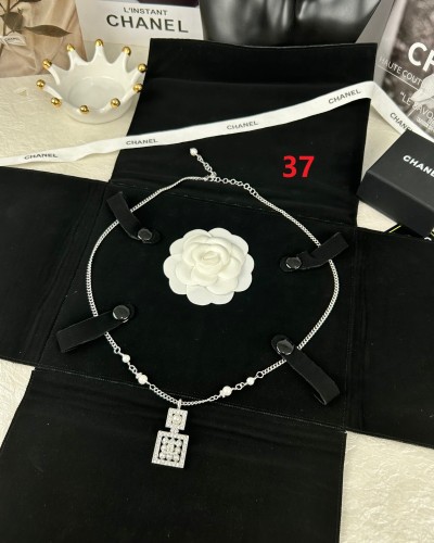 Necklace jewelry ,with box,  J25-37