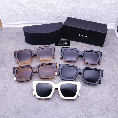 Blue light blocking sunglasses with the box and case ,G25-2633-2637