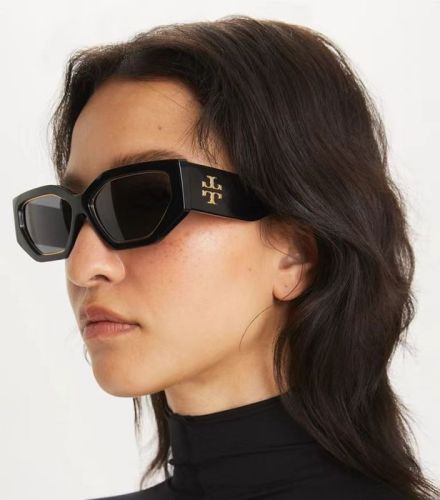 Blue light blocking sunglasses with the box and case ,G25-973-978
