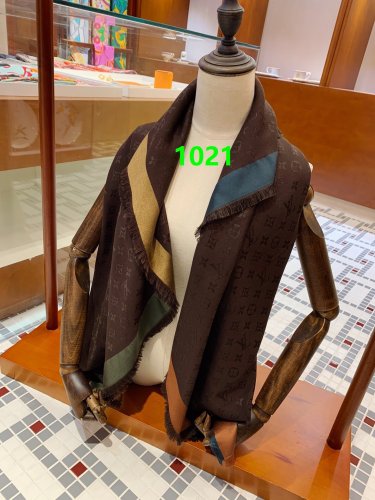 cashmere silk scarf , size: 140*140cm, no box, with dustbag. SF25-1021-1022