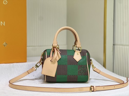 M40611，Leather bag ,5A , size 18x12x10cm ,no box,  B75-2977
