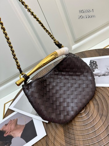 Leather bag ,5A ,size 20x33x4cm,no box,  B110-16