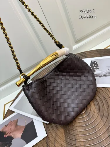 Leather bag ,5A ,size 20x33x4cm,no box,  B110-16
