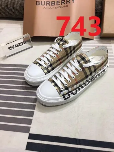 women flat sneakers shoes, size 35-40, with box , SS70-743