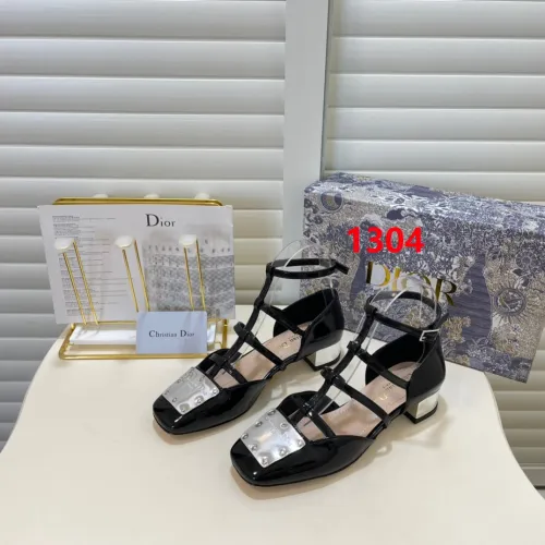 2022 new slippers,size 34-40,with box , SS70-1304