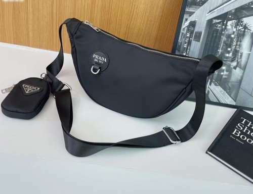 Nylon bag bag ,budget ,size 32x16x11cm,no box,  B35-102