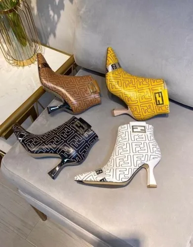 women boot shoes, size 35-41, with box, SS110-119-122