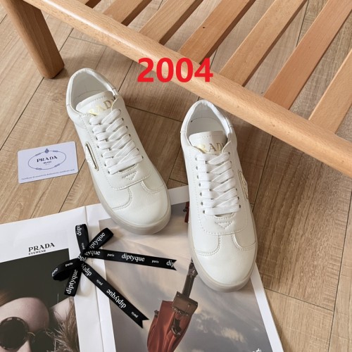 Women runner flat shoes,  size 35-40, SS70-2004