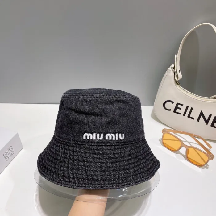 men women hat ,no box. HX25-471-472