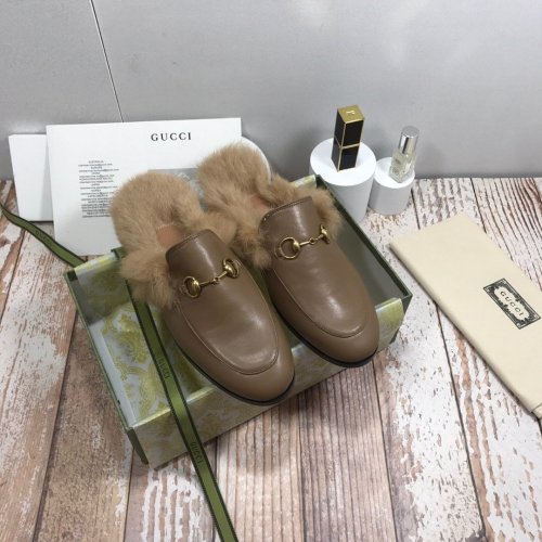 flat fur shoes, size 35-44, with box, SS70-818
